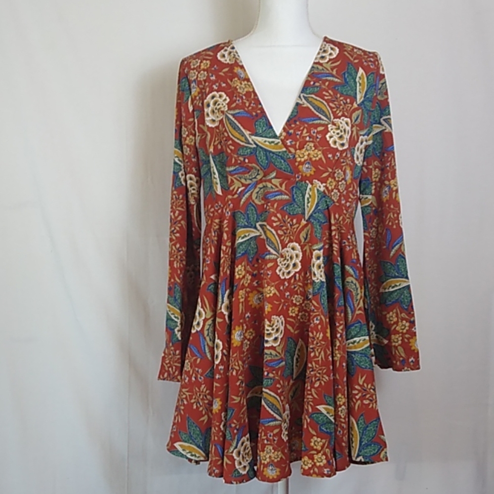 Umgee nwt Women's dress bell sleeves floral